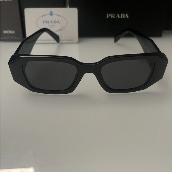 Prada Black Rectangular Sunglasses Sleek Design - Picture 2 of 2
